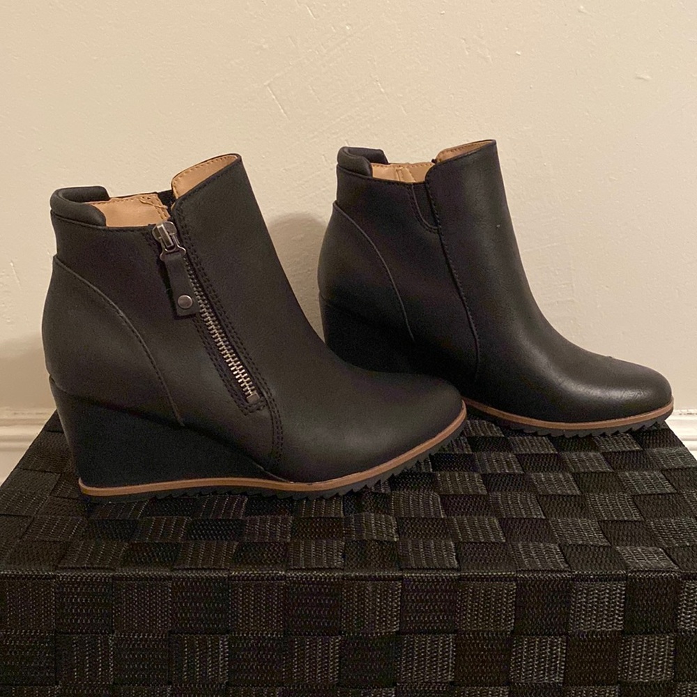 NWOT! SOUL Naturalizer Haley Wedge Boot